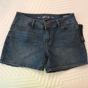 NWT Apt 9 Midrise Short
